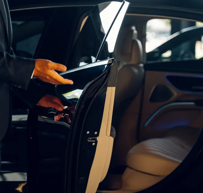 Personal driver services are available | DEIZ CAR