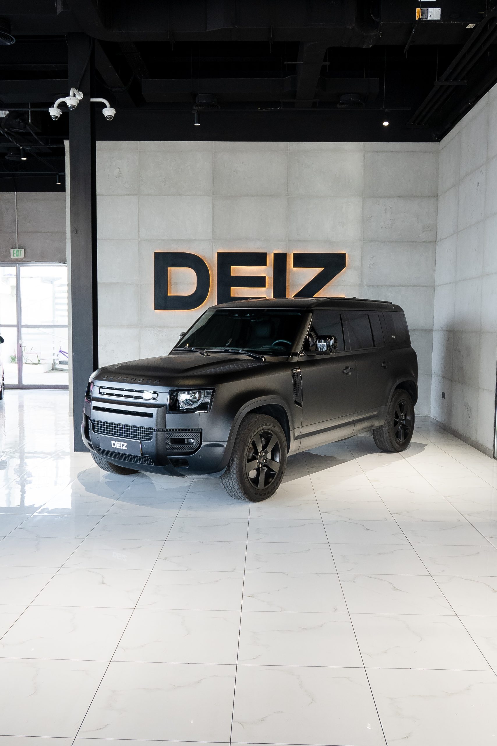 Land Rover Defender 2023